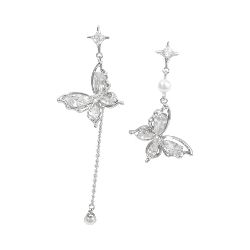 The super ethereal butterfly tassel earrings exude a light luxury, exquisite and high-end feel for women. The versatile zircon stud earrings are best-selling internet-famous earrings Item Picture