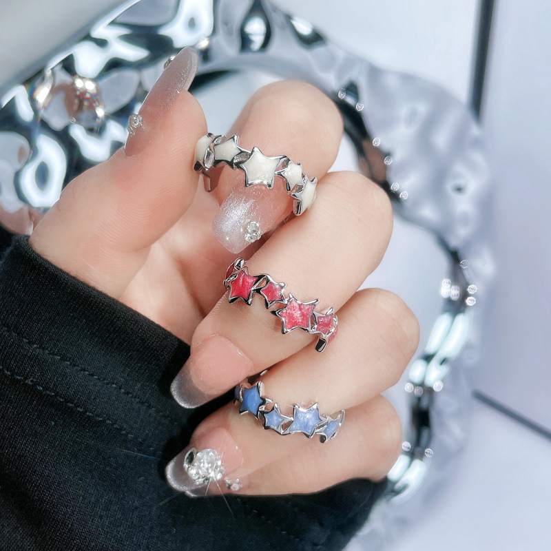 Sweet, cool and fashionable star-drop glaze open ring, a niche design for women, with a unique and individualistic temperament. A delicate and exquisite index finger ring trend Application Scenario