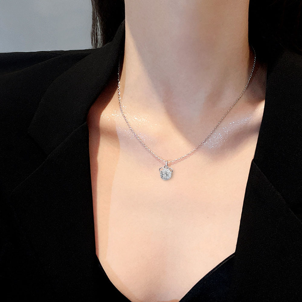 A simple titanium steel necklace with a light luxury and niche design for women. It features a collarbone chain and a zircon bear head pendant as a birthday gift Specification drawing