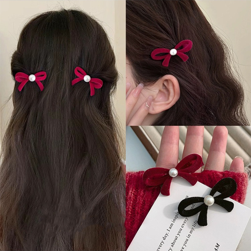 This autumn and winter red bow hairpin is a unique and high-end female hairpin. It can be used for both side and side clips. It's a New Year hairpin with a princess hairstyle details Picture