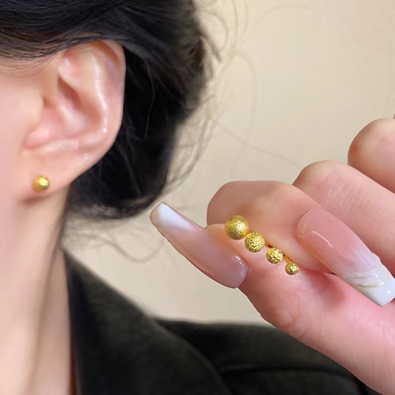 Niche design: Small round ball smooth matte ear studs, ear sticks, women's ear piercings, golden bean earrings, simple and elegant earrings details Picture