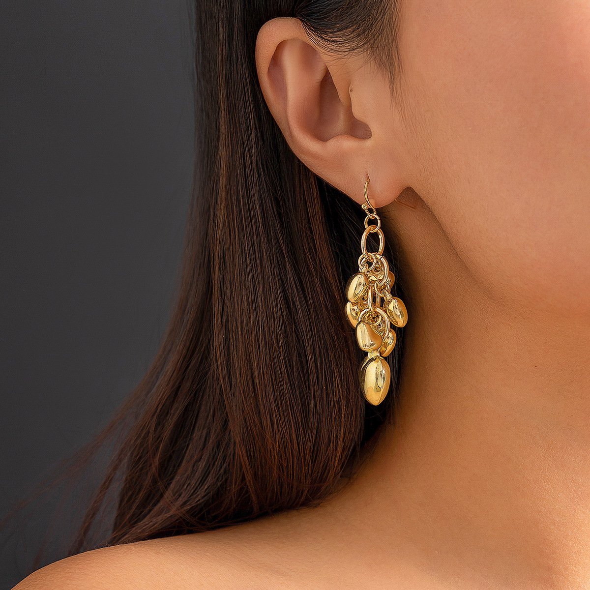 New cross-border accessories from Europe and America, featuring a stylish and heartwarming choker beaded design with a sweet and cool fringe Specification drawing