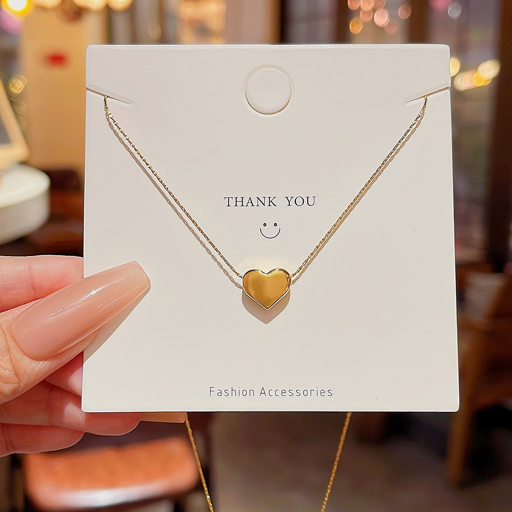 Genuine gold electroplated titanium steel necklace, light luxury and niche women's neckchain, Korean version of the heart-shaped collarbone chain accessory used by Instagram influencers Application Scenario