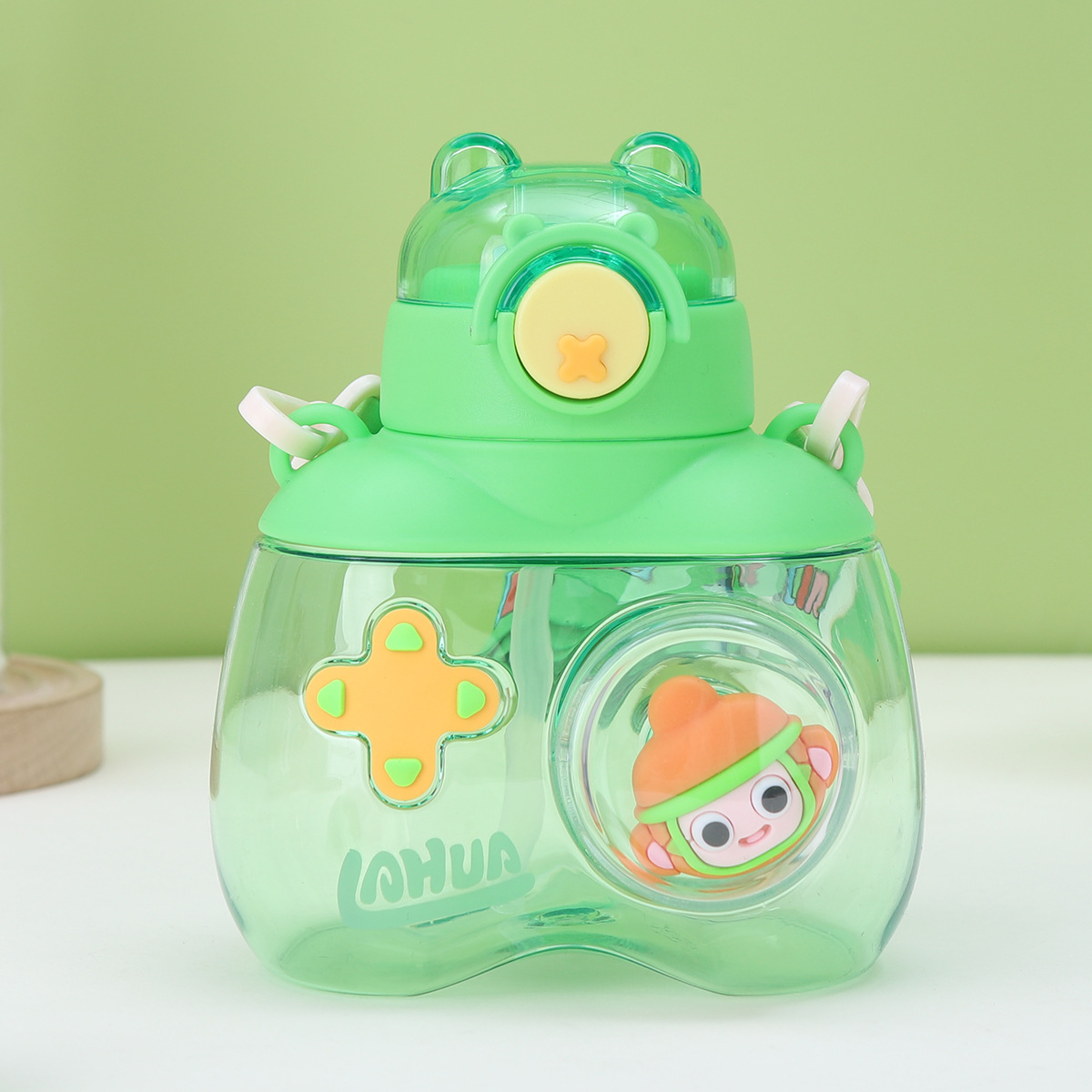 The new cartoon water cup has a high appearance level, is cute with a straw, is a portable large-capacity plastic cup for children, and is a summer student cup Application Scenario