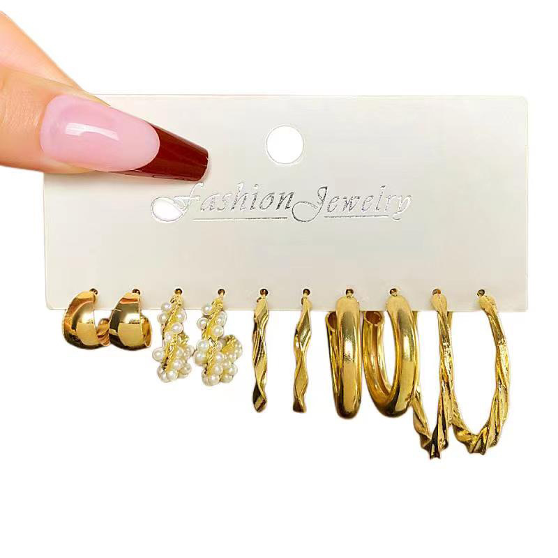 Amazon 32-pair vintage alloy butterfly pearl stud creative and simple acrylic card stud earring set Application Scenario