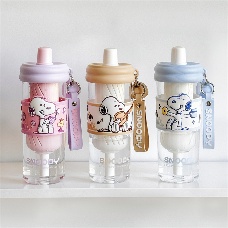 Cute Snoopy flower tea straw cup, high-temperature resistant tea-water separation tritan water cup, high appearance level plastic cup for girls details Picture
