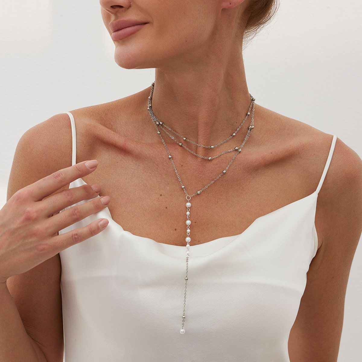 European and American cross-border jewelry, fashionable and simple tassel pearl beaded collarbone chain, multi-layer elegant copper bead chain, Y-shaped necklace details Picture