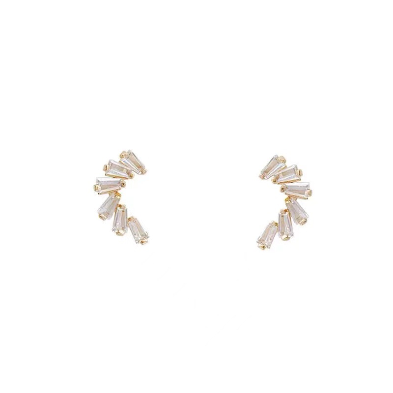 Exquisite zircon stud earrings for women's summer, a niche design of earrings, a new style of trendy, light luxury and high-end accessories in 2025 Item Picture