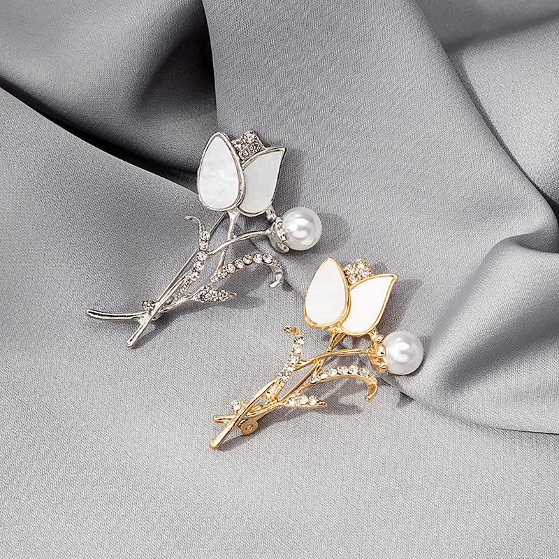New copper micro-inlaid zircon corsage, natural shell tulip brooch, suit corsage pin, clothing accessory and jewelry full figure