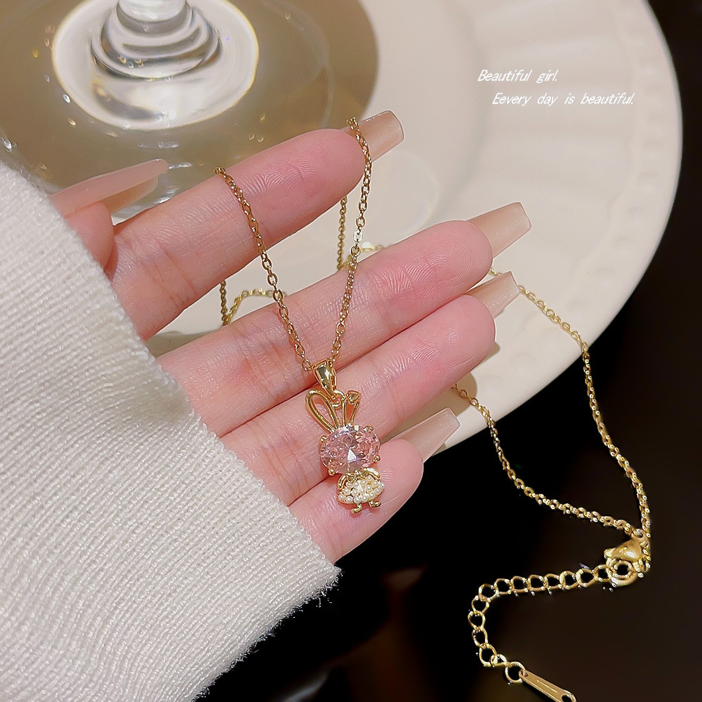 Japanese-style fresh and delicate accessories, cartoon rabbit zircon sparkling diamond pendant, versatile and cute style, titanium steel non-fading necklace for women Specification drawing