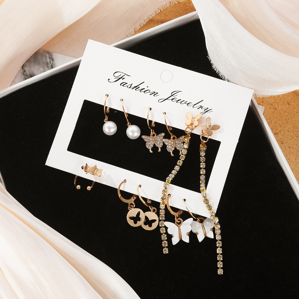 Wholesale of exquisite diamond-encrusted butterfly stud earrings, creative tassel water diamond butterfly stud earrings and cardboard earrings from Europe and America Specification drawing