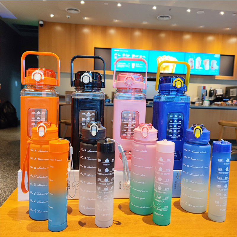 Wholesale large-capacity gradient color plastic cup three-piece set, portable outdoor sports water bottle set, square water cup full figure