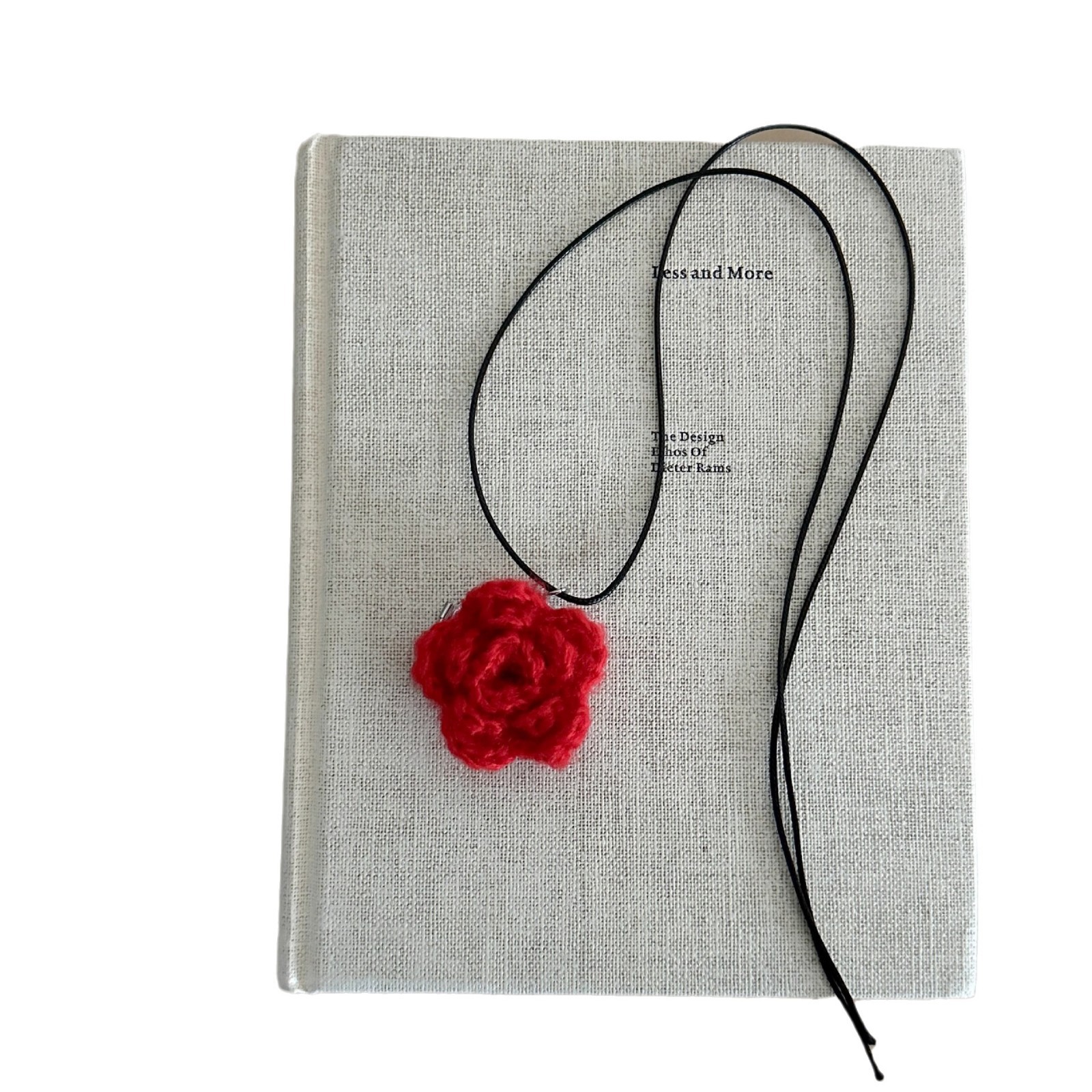 Woolen knitted flower mirror necklace, Korean sweet and fashionable attendance sweater chain, autumn and winter niche necklace Item Picture