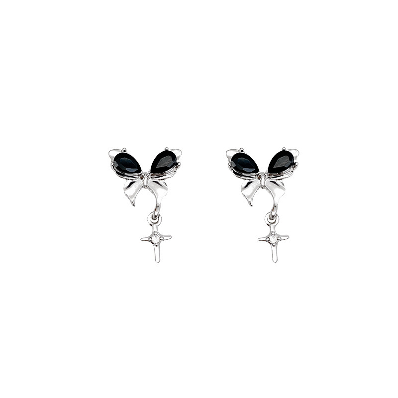 Cold and stylish black butterfly stud earrings, a niche design for women, exudes a sense of sophistication and is unique and versatile. Wholesale zircon tassel earrings Item Picture