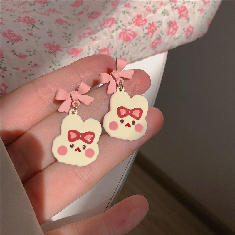 Super sweet ~ Sweet and cute rabbit stud earrings in the Japanese and Korean style, versatile and feminine, with a unique design and simple style full figure