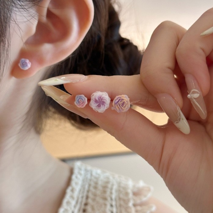 Spring and summer exquisite butterfly rose ear studs, unique and small, versatile design, fresh and sweet earrings and earrings details Picture