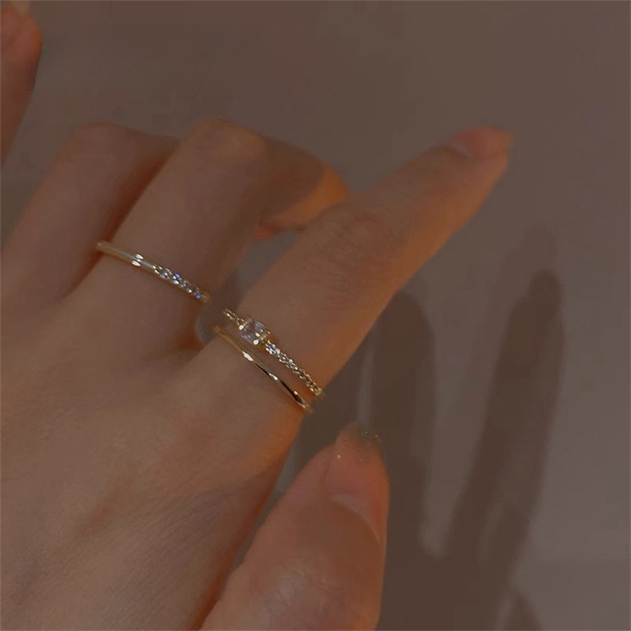 A French retro double-layer zircon ring for women, with a unique and high-end feel, is a light luxury index ring. It features an Instagram style and a simple design Application Scenario