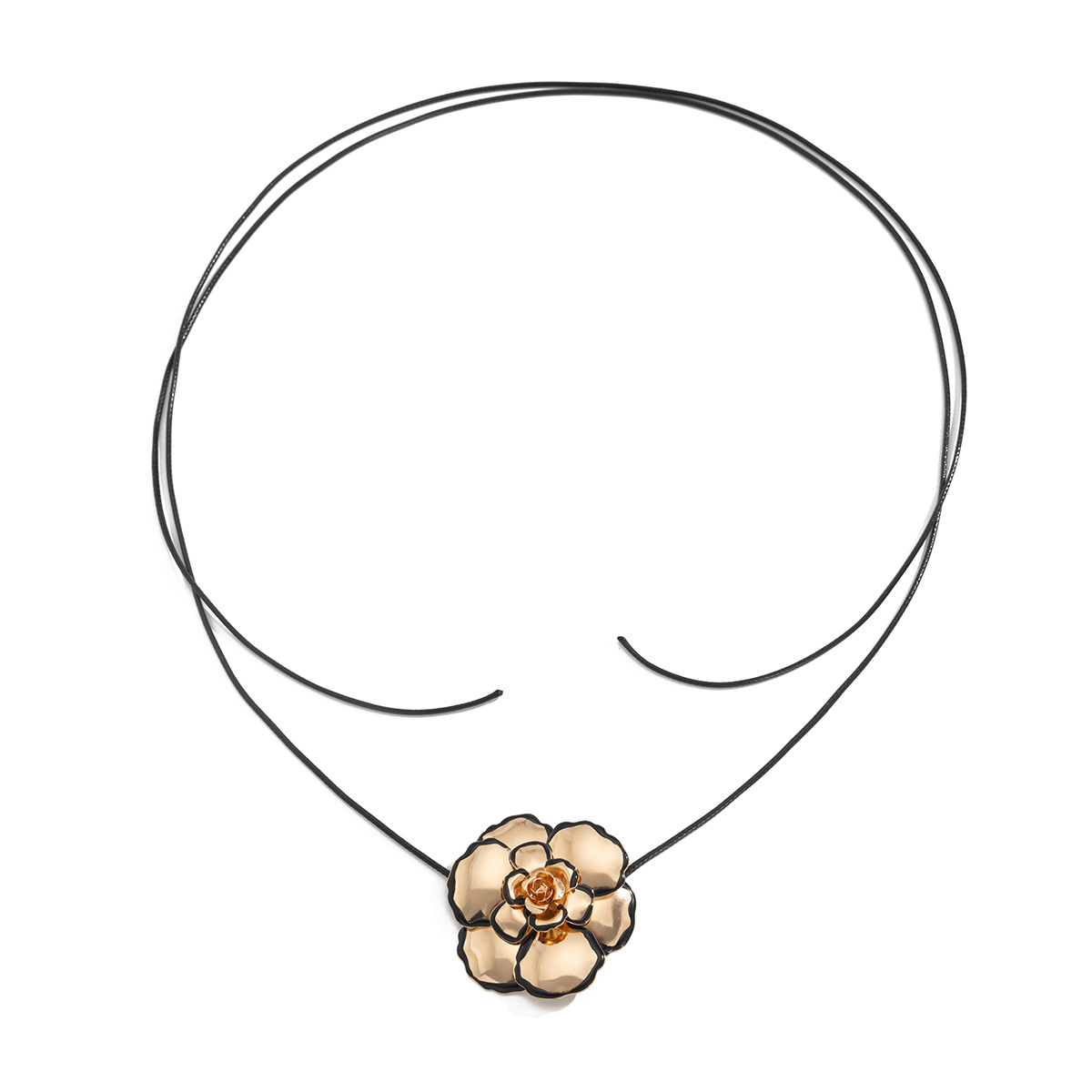European and American cross-border jewelry, fashionable pleated flower pendant necklace, light luxury style, metal oil-drip lace collarbone chain Item Picture