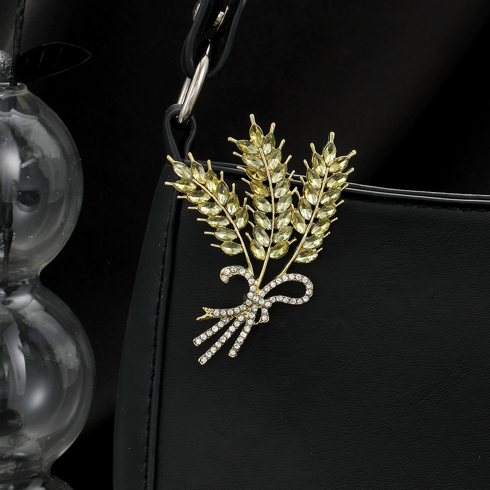 Cross-border European and American diamond-encrusted golden wheat ear brooch, autumn and winter barley pastoral style brooch, fashionable suit pin details Picture