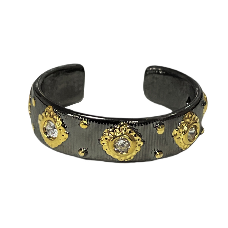 European and American dark style punk personality two-color fashionable open ring, gender-neutral style simple, cool and niche food ring Item Picture
