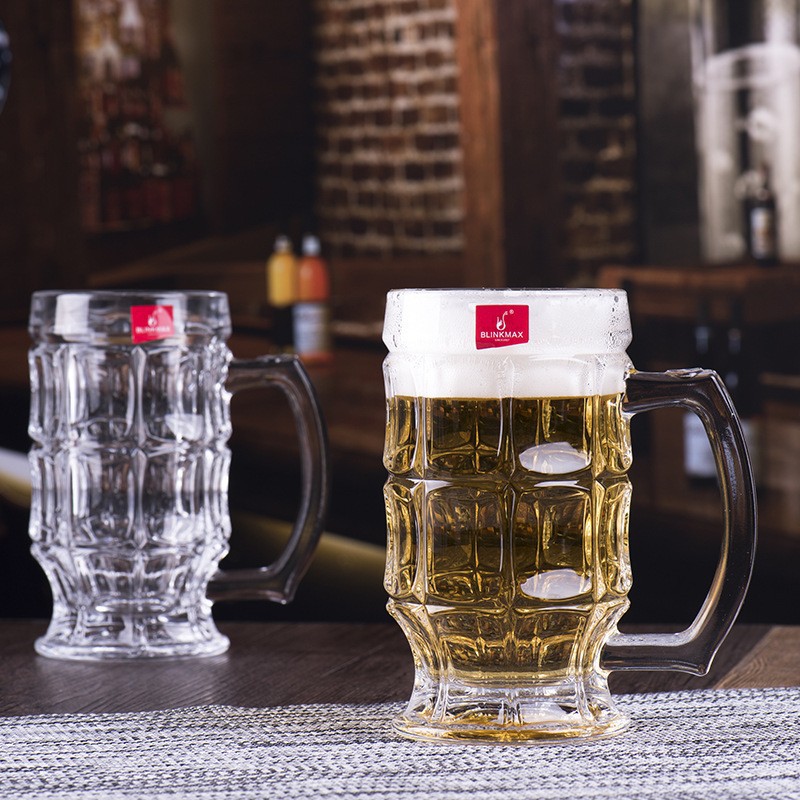Thickened vintage glass cups with handles, high appearance level, bar and KTV beer mugs, large-capacity draft beer cups Application Scenario
