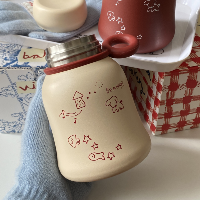 ins creative red little house, graffiti, bell, insulated cup, stainless steel water cup, travel cup, couple gifts Application Scenario