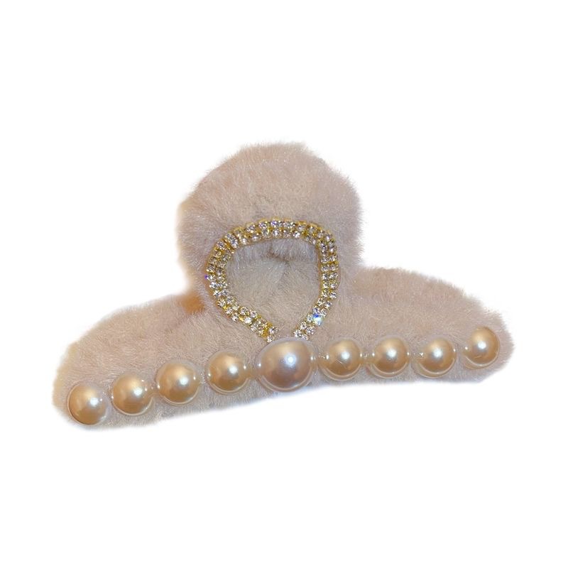 High-end and exquisite fur clip for women, 2024 new style hair clip, shark clip on the back of the head, autumn and winter fur hair clip headwear Item Picture