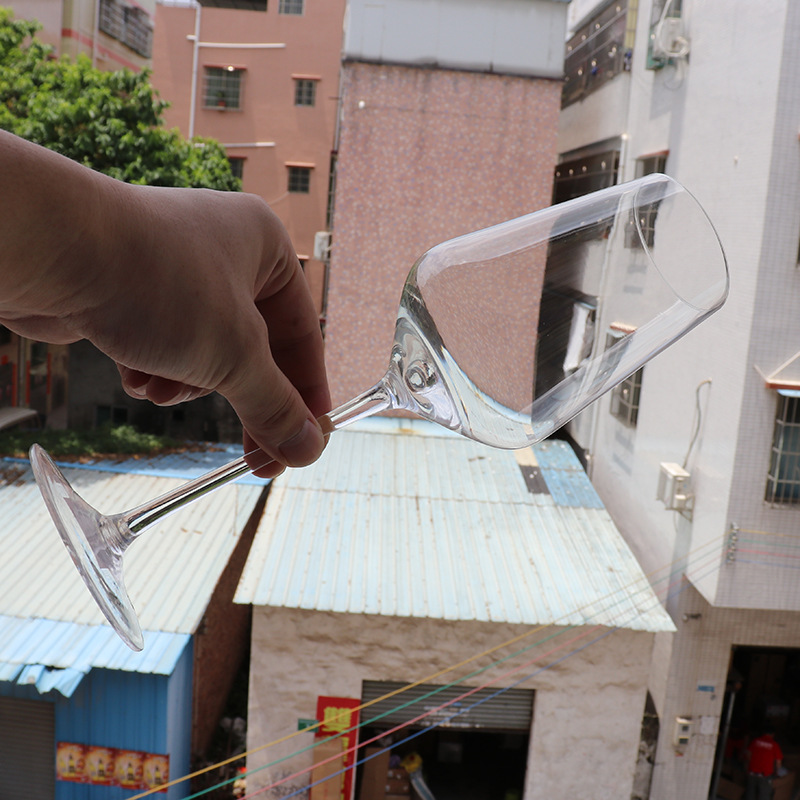 Crystal red wine glass, highball glass, Bordeaux red wine glass, cold-cut one-piece formed wine glass manufacturer Application Scenario