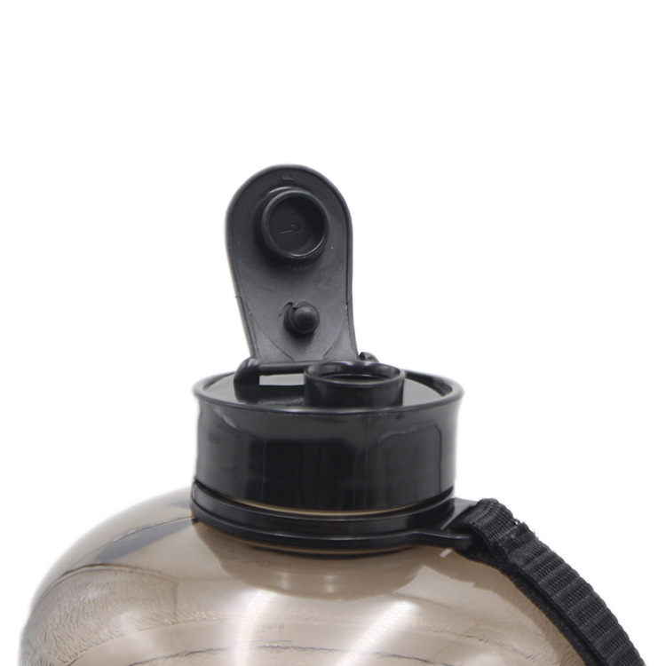 Factory direct sales of 2.2L sports water bottles, large capacity black ones in stock for wholesale. 2.2L water bottles for fitness details Picture