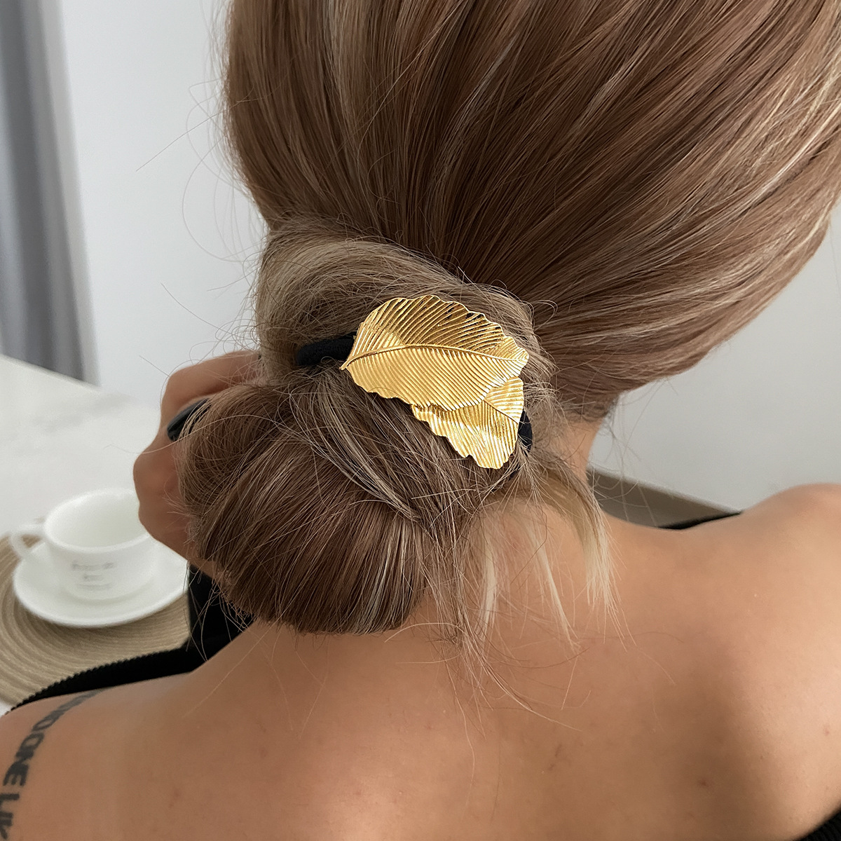 European and American cross-border jewelry design sense, niche ponytail hair tie, fashionable and elegant hair accessory for the back of a lady's head Specification drawing