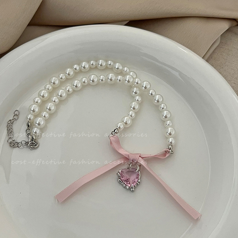 French collarbone chain, sweet pink heart-shaped bow pearl necklace, women's niche design sense, sweet and pure desire necklace Specification drawing