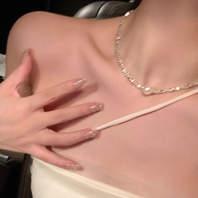 Pearl silver necklace for women, 2025 new style dress collarbone chain, light luxury and niche decorative necklace accessory Application Scenario