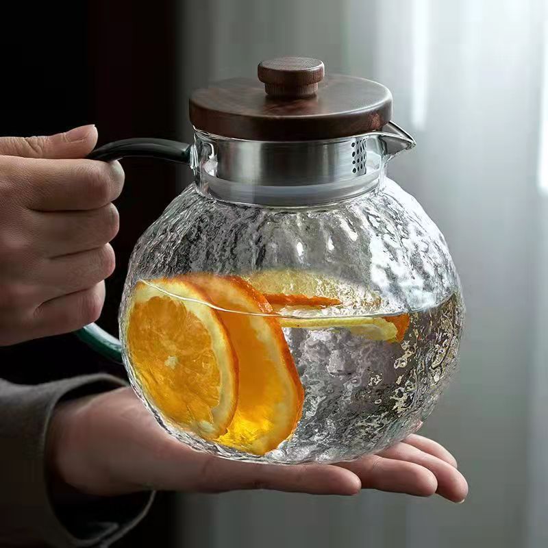 Teapot and cup set, heat-resistant glass cold water bottle, tree pattern household living room glass water bottle, cold water bottle, cup, large capacity Application Scenario