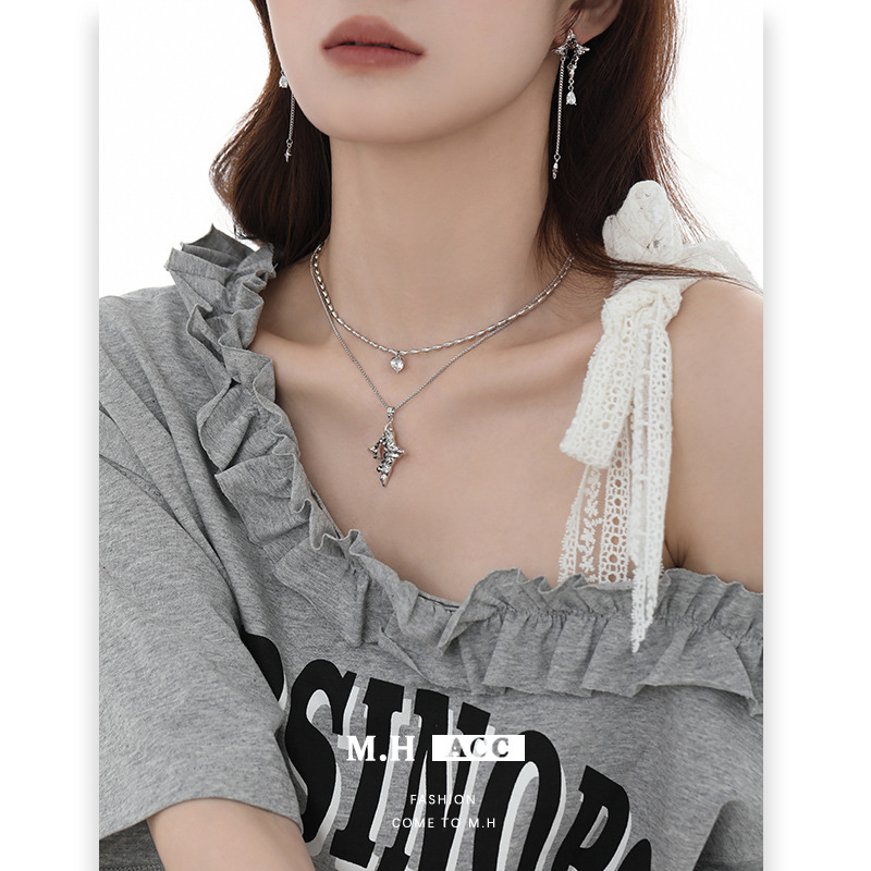 Original flowing four-pointed star double-layered necklace for women, a light luxury and high-end look, fashionable and versatile, exquisite and individual collarbone chain details Picture