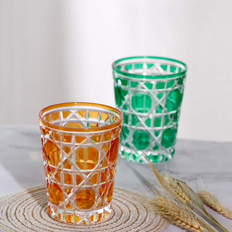 Wholesale of checkered creative whisky glasses, high-end glass foreign wine glasses, beer glasses, and household personalized bar glasses Application Scenario