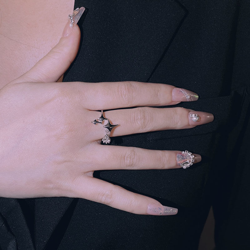 A niche design of light luxury starlight Zircon fashion open-top ring, with a unique and versatile personality, and an ins-style cold style index finger ring trend details Picture
