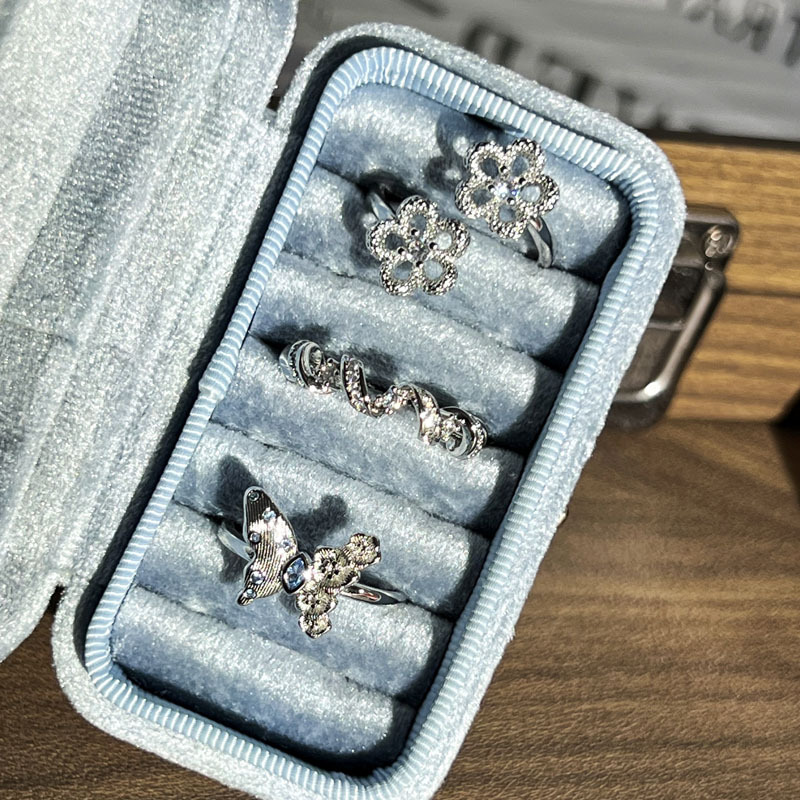 Old money style simple and exquisitely carved flower ring for women, retro blue diamond butterfly, individual, light luxury, high-end fashion ring Specification drawing