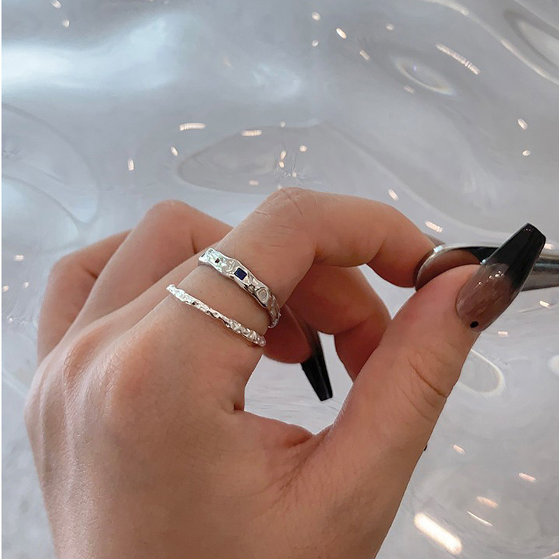 A niche design with zircon inlaid ring, a woman's exquisite stacked open-top ring, elegant, simple, fashionable and unique, sweet and cool ring full figure