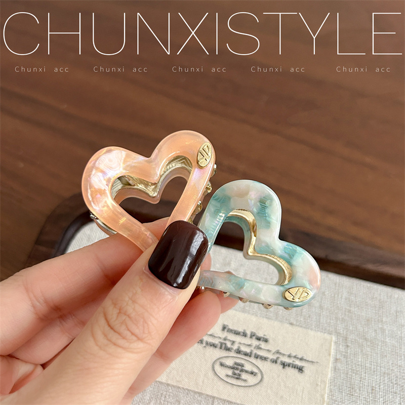 YD small hair clips, acetate hair clips, heart-shaped back of the head, shark clips, half-tied hair clips, retro French style, Internet celebrity Application Scenario