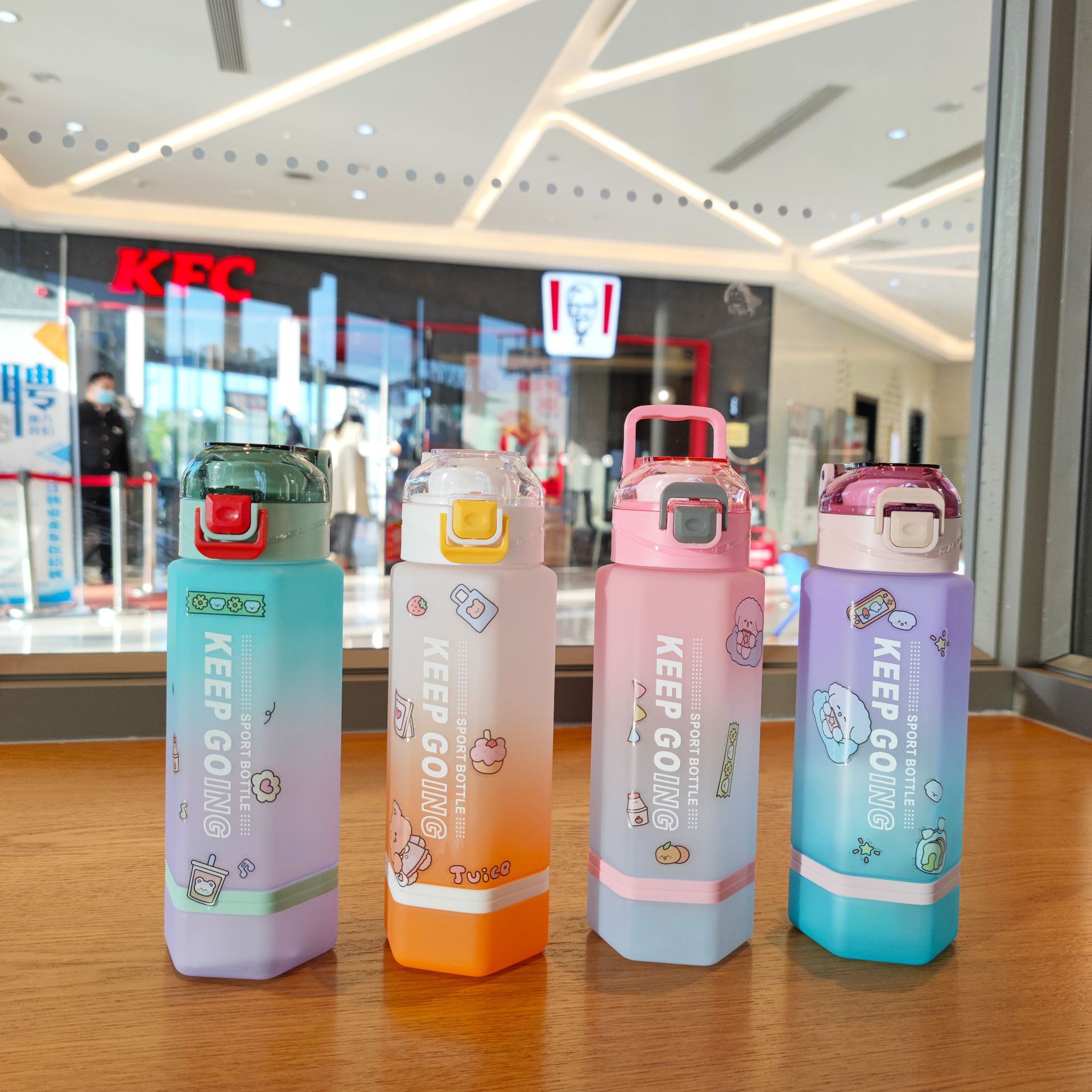 Hexagonal creative plastic water cup, two-color gradient frosted portable handle, direct drinking slanted water bottle with tea strater sticker details Picture
