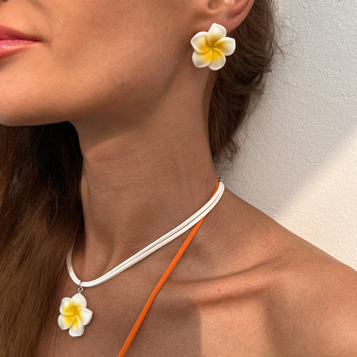 European and American cross-border jewelry dopamine frellia pendant necklace set sweet three-dimensional flower Korean velvet collarbone chain full figure