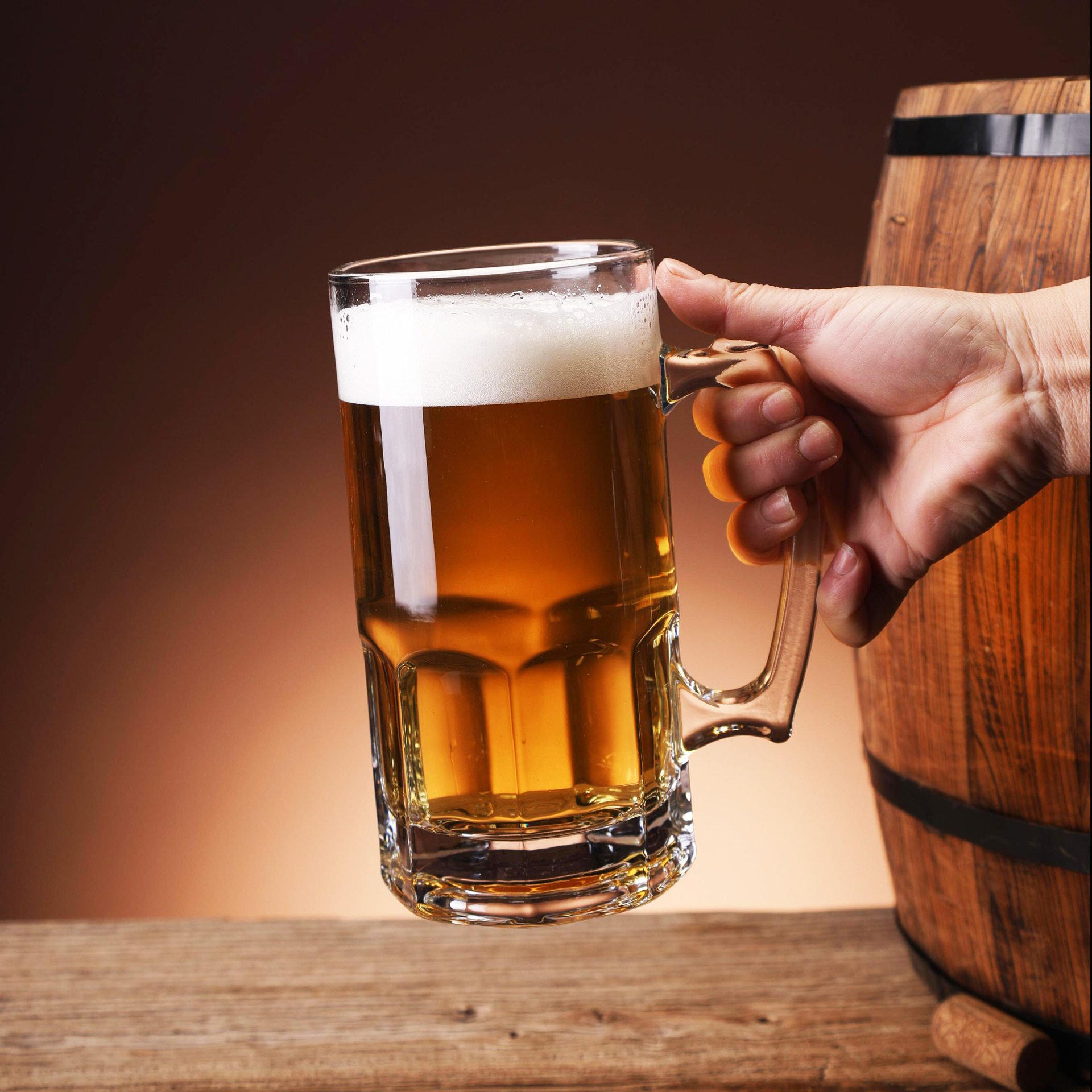 【 Wholesale in Stock 】 Large-capacity draft beer cups, bar glass beer cups, simple and thickened with handles, can be printed with logos full figure