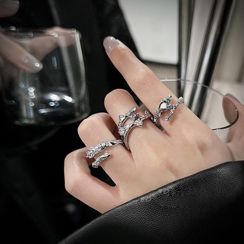 Irregular three-piece ring set for women on Instagram, a cold and trendy, niche design with a high-end gradient gemstone index finger ring details Picture