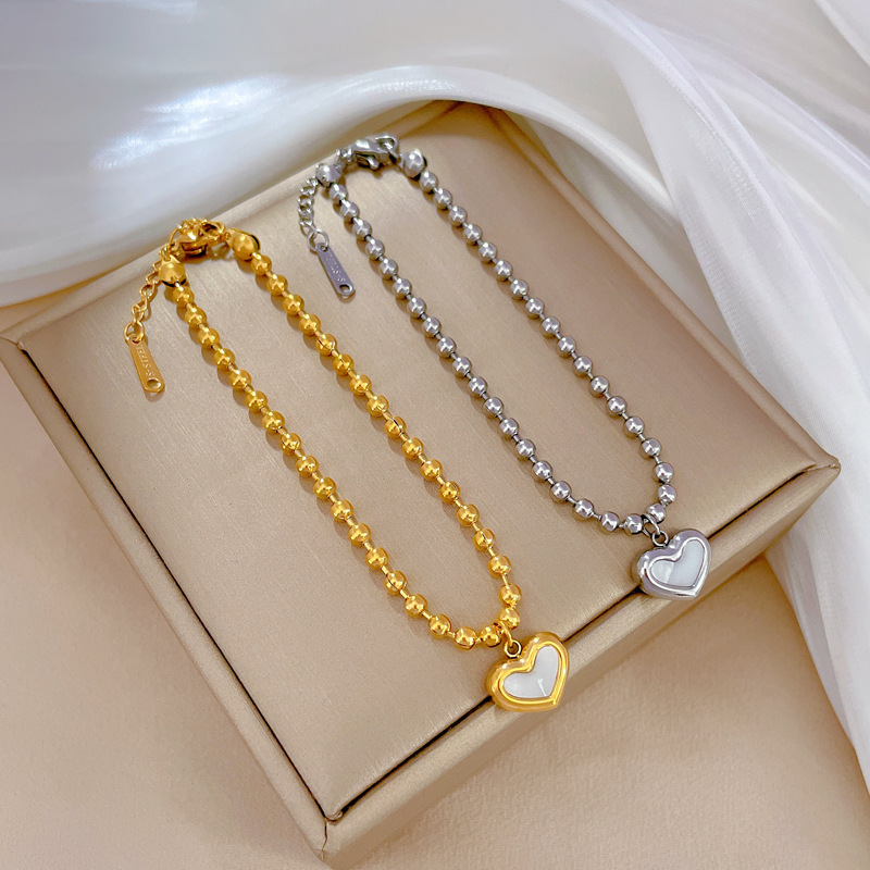 【 All-titanium Steel 】 Dongdaemun's unique and elegant forest-themed heart-shaped mother-of-pearl bracelet, a retro best friend of a female Internet celebrity details Picture