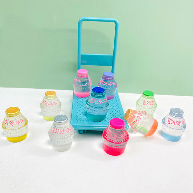 Resin accessories, miniature three-dimensional luminous bottle trinkets, DIY accessories, cream glue phone case accessories, fridge magnets Application Scenario