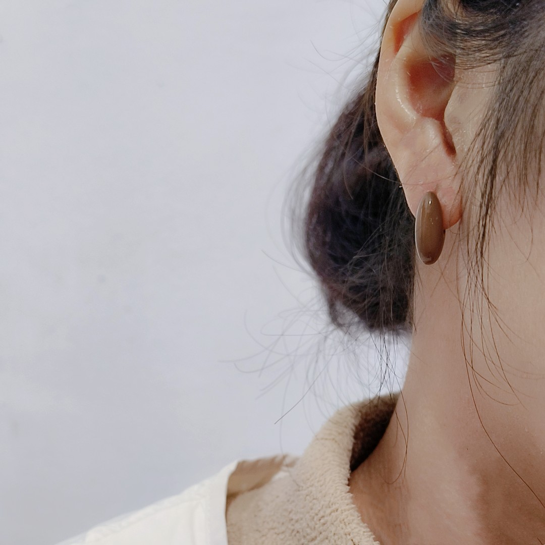 Maillard Gathering ~ Autumn and Winter milk coffee, versatile high-end stud earrings, women's ins, trendy, light luxury, fashionable and elegant, with a niche design sense Specification drawing