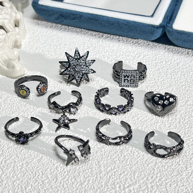 Punk dark style star-studded open ring, neutral style irregular pleated plain ring, unique and niche index finger ring Specification drawing