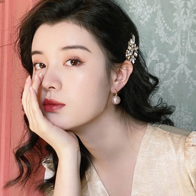 French niche design earrings 2023 new trendy high-end pearl stud earrings, Korean style trendy earrings for women Specification drawing