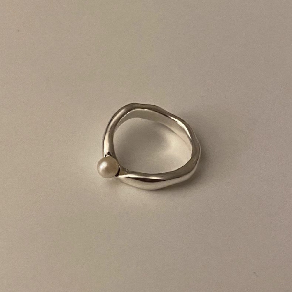 Korean 925 sterling silver pearl ring, a feminine, niche design with a high-end feel, a simple and cold style index finger ring details Picture