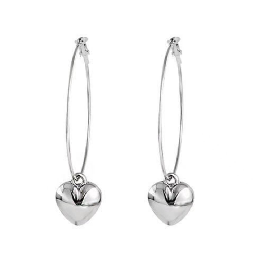 Unique and versatile, simple circular hollow heart-shaped large ear rings for women, Korean style, high-end and fashionable stud earrings and earrings Item Picture
